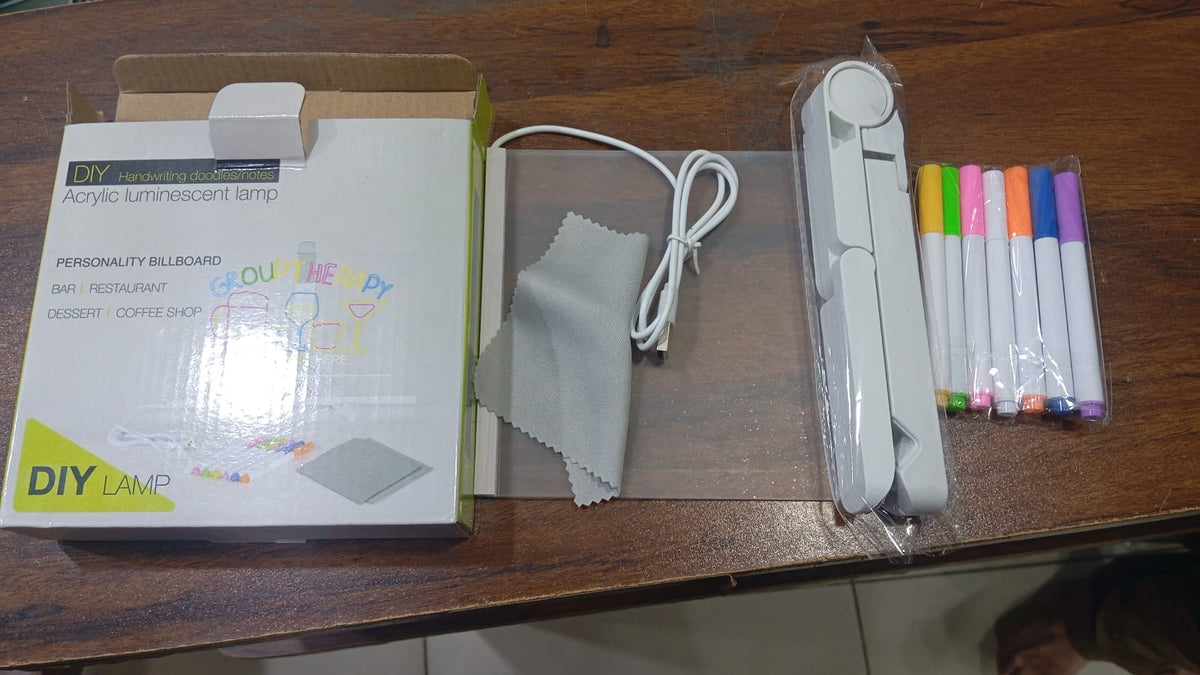 LED Light-Up Writing Board With 7 Markers – 15×15 cm
